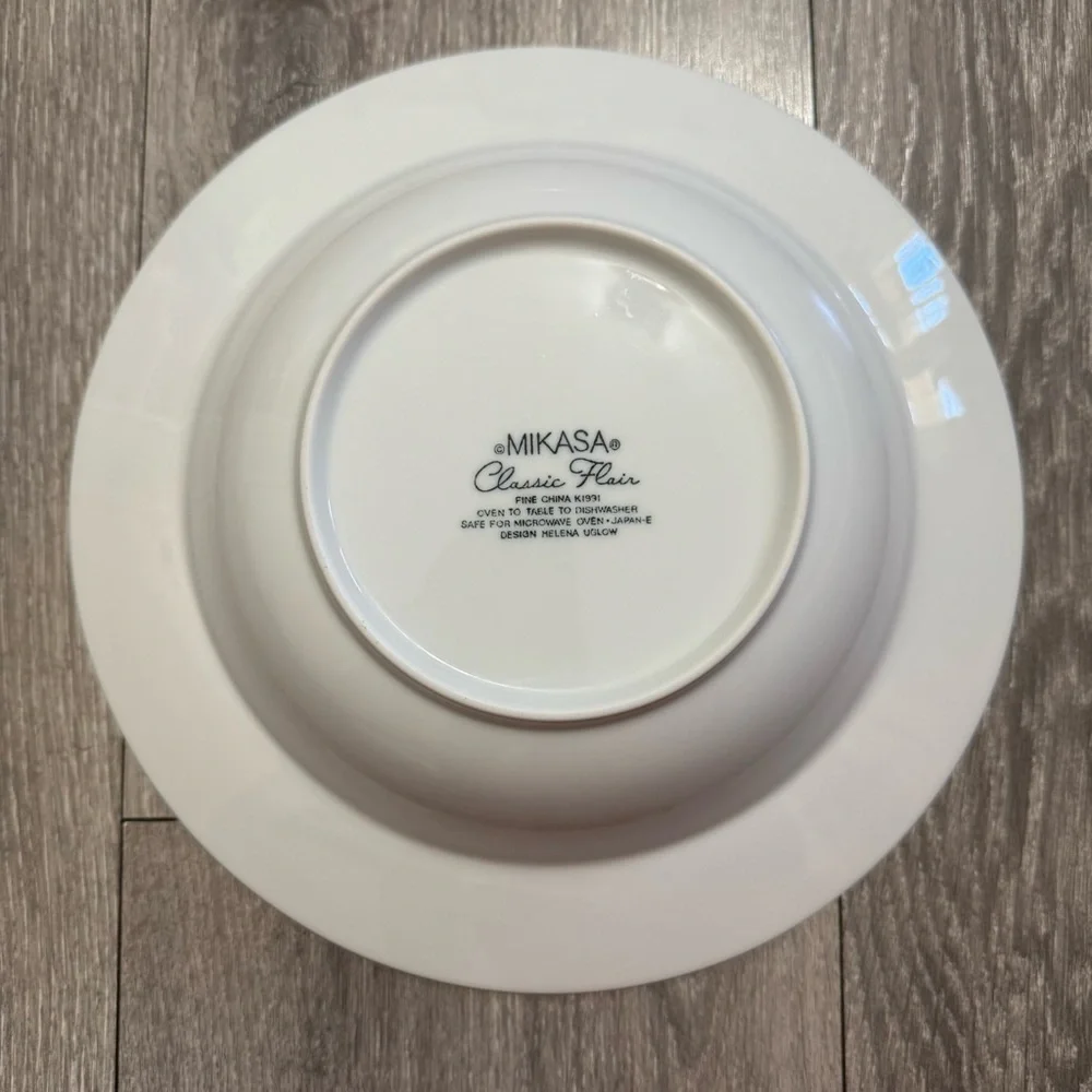 Vintage Mikasa White Classic Fair Dinnerware Large Bowl Embossed Calla Lilies‎